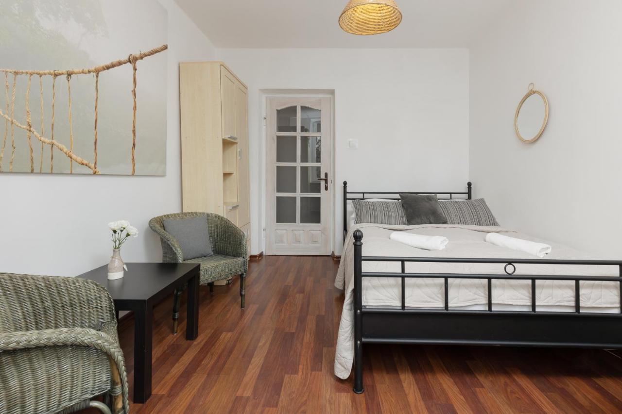 Apartament Spacious Astronaut's Wlochy By Renters